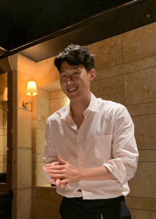 손흥민-정장-입은-사진