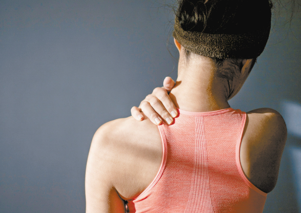 회전근개 어깨통증 세라밴드운동 어깨운동 오십견 어깨재활 근육강화 통증관리 자가치료 물리치료