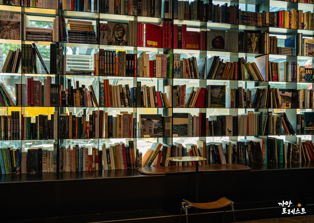 테라로사 포스코센터점 인테리어