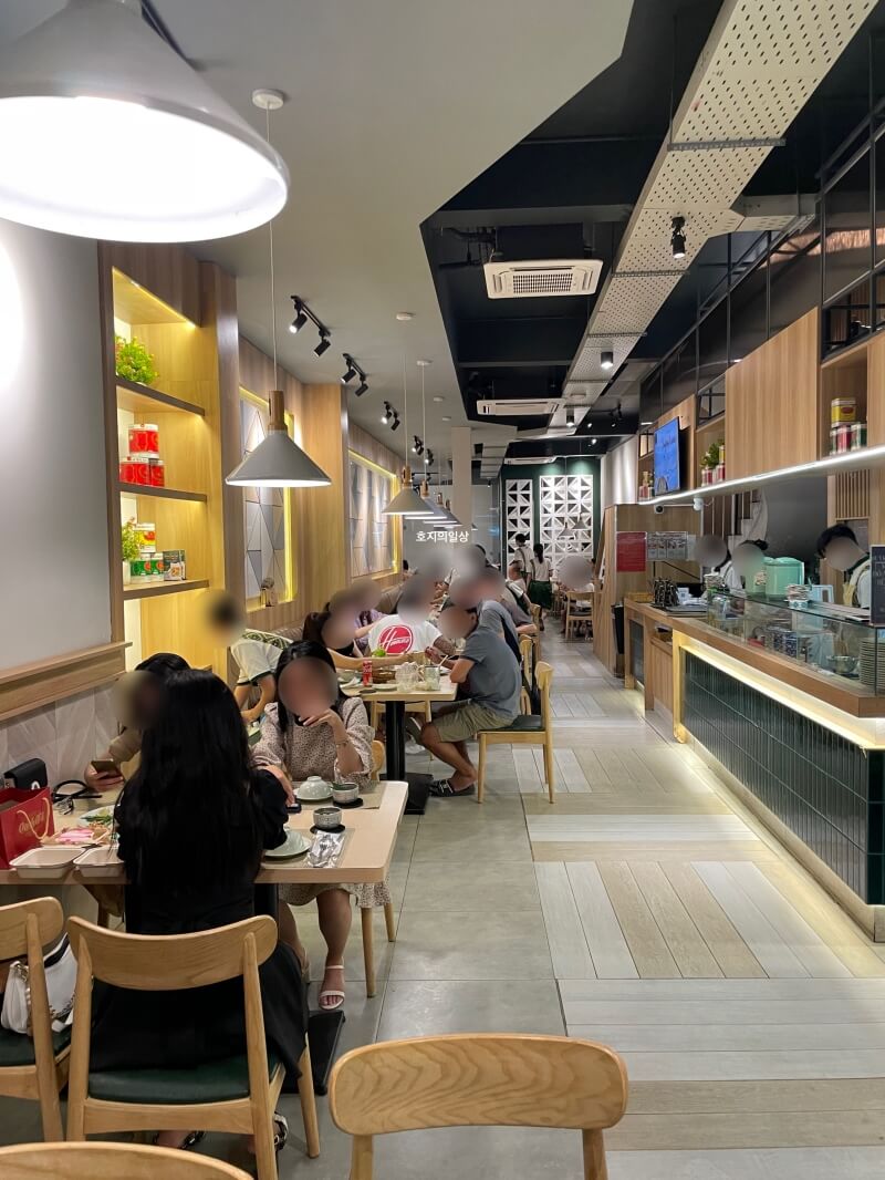 나트랑 쌈러 Sam Lor 태국 음식 시내 맛집 내부