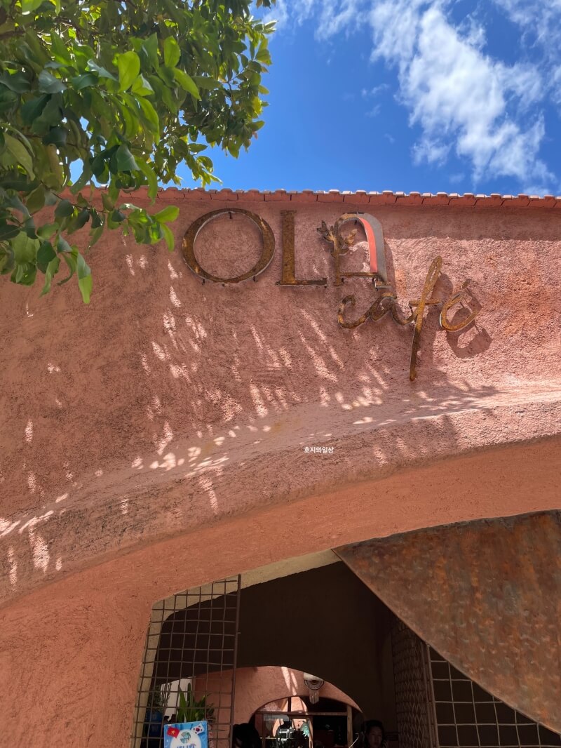 나트랑 카페 올라 카페 OLA cafe - 매장 입구