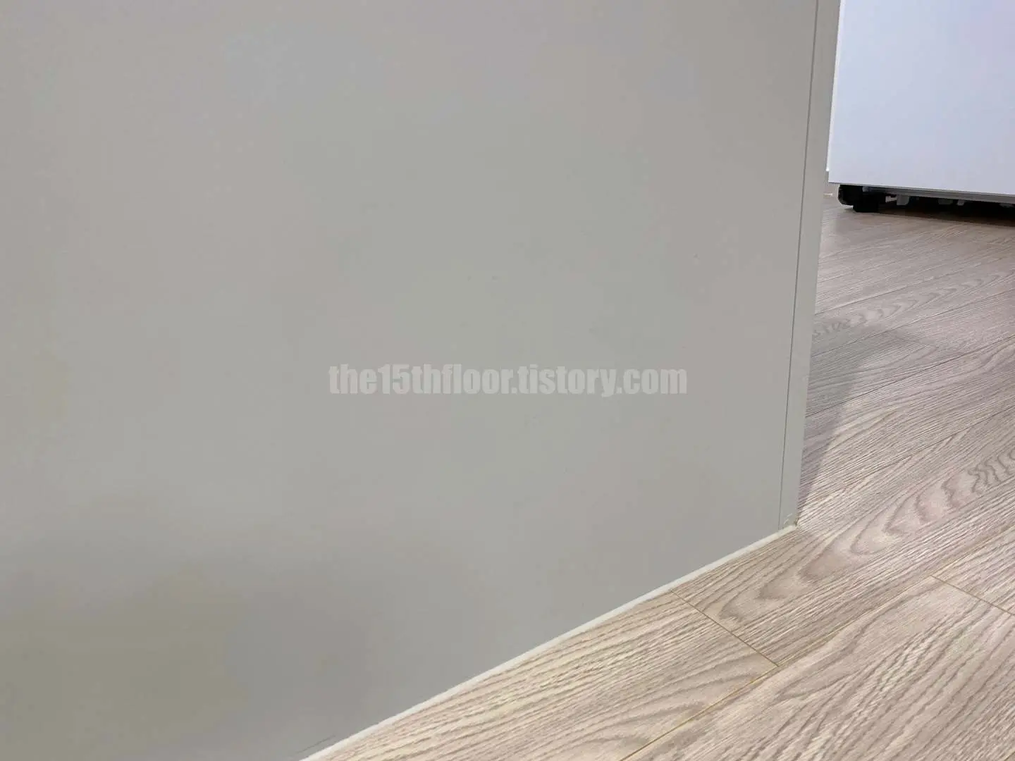 가구 도장면 스크레치 지우는 방법 (지운 후)