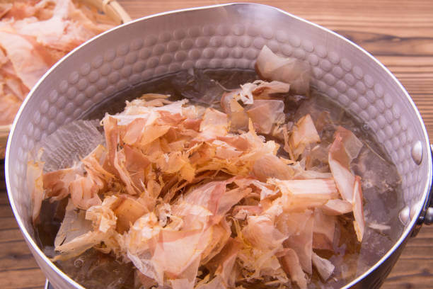 양파 껍질차 효능, 양파껍질에는 어떤 성분이 함유되어 있길래 인체에 좋은 지 알아봤습니다. 양파껍질은 무심코 그냥 버리는데 이제부터는 잘 모아서 양파껍질차로 만들어보세요! 또한 양파껍질로 어떤 활용도가 있고 부작용이 무엇인지 읽어 보시기 바랍니다.