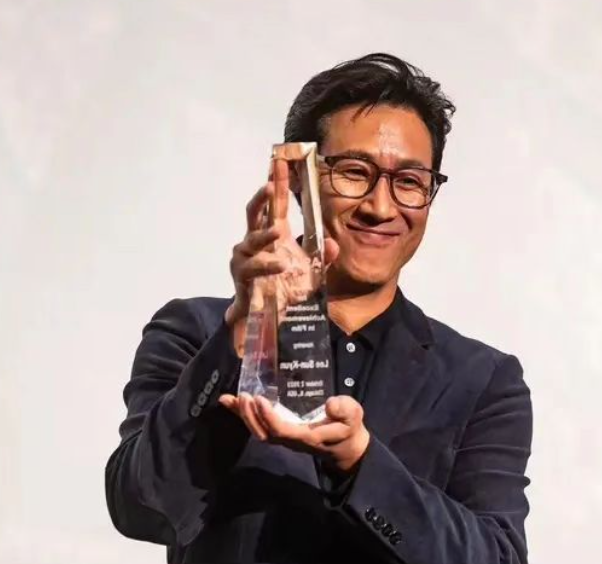 이선균 경찰에 형사 입건 결국 불구속 입건 절차를 받는다