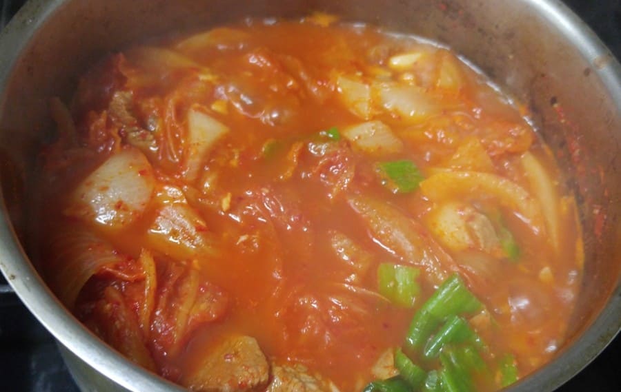 마법의-10분-돼지고기-김치찌개