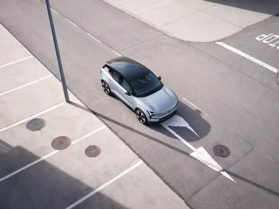 볼보 EX30에 대응된 ADAS도 다채롭습니다.