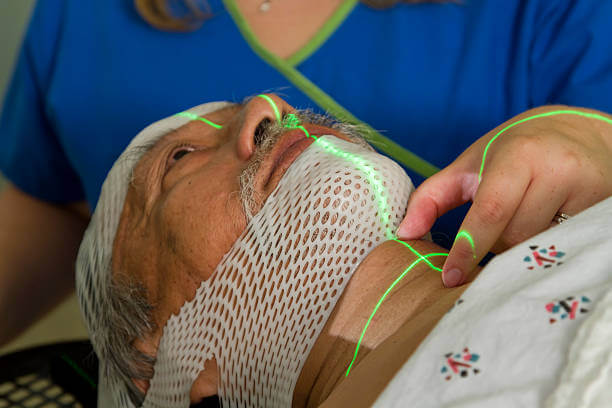 후두암 초기증상 원인과 수술 후 음식에 대해 알아봤습니다. 후두염은 후두에 염증이 생기는 질환이고 후두암은 악성종양으로 발생하는 질환입니다. 초기증상, 원인, 진단, 수술까지 참고하시기 바랍니다.