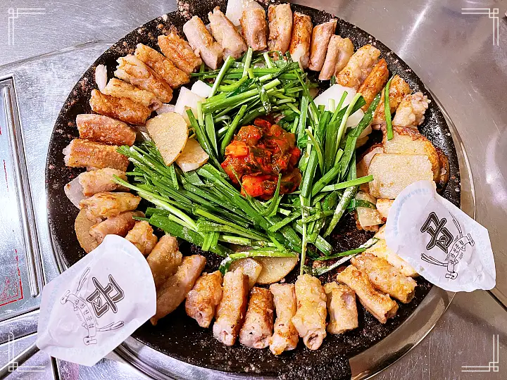 강남역 가게 곱창 구이 마늘 가루 눈 내린 곱창 대파김치 맛있으면 0칼로리 맛집 추천