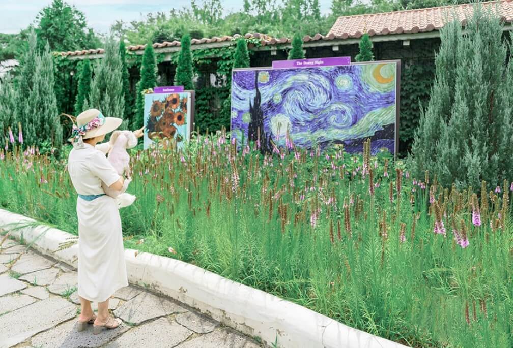 청도 프로방스 빛축제에서는 산타마을 빛축제도 함께 열립니다.