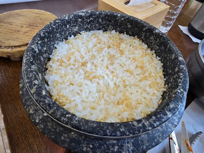 충북 제천 삼겹살쌈밥 '산아래' 본점