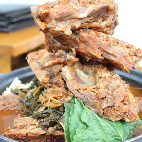 생생정보 대결 맛 대 맛 25cm 뼈 탑 감자탕 vs 해물간장뼈찜 음식점