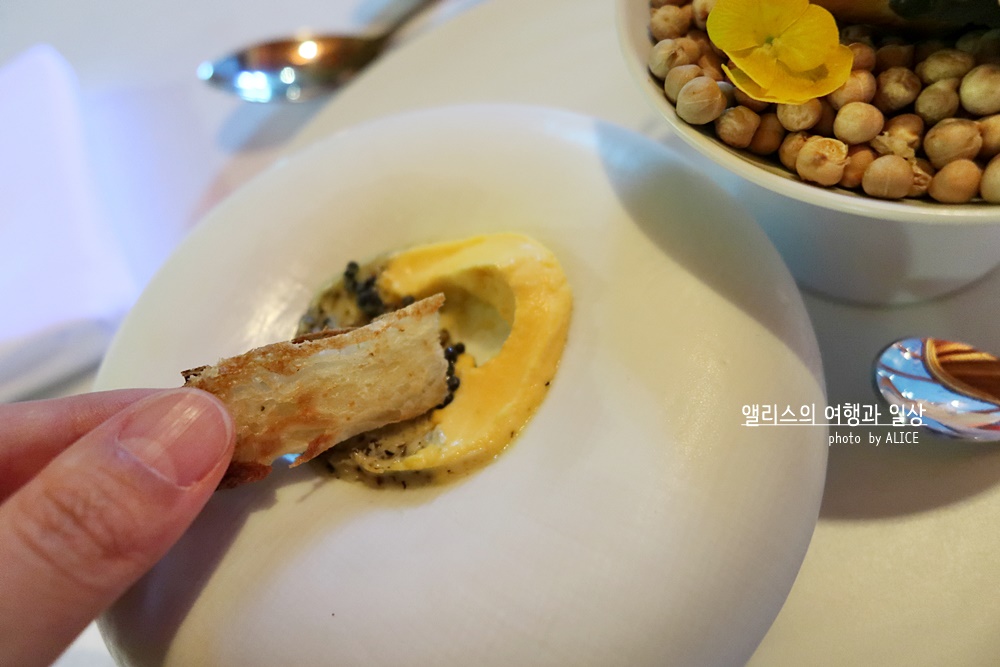 제주 전통 5성급 호텔 씨에스 다이닝 레스토랑 크리스마스 특별한 코스메뉴