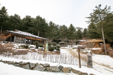 산림청 명품숲길 겨울 트레킹 : 가평 잣향기 피톤치드길 코스&middot;주차&middot;팁