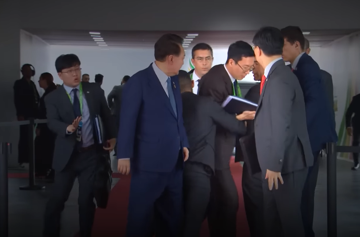 G20 윤석열 수행원 브라질 몸싸움, 실랑이, 통역요원 브라질 경호원