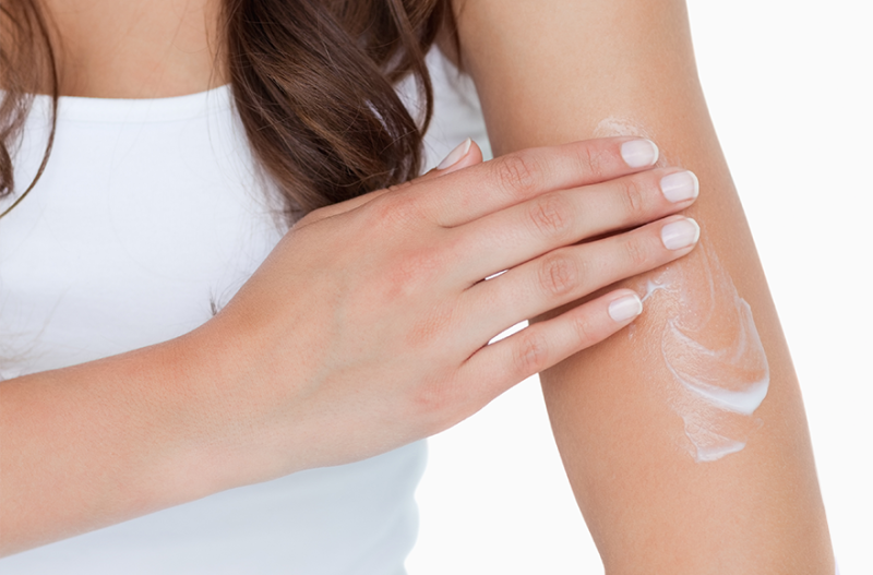 보습제 바르기
