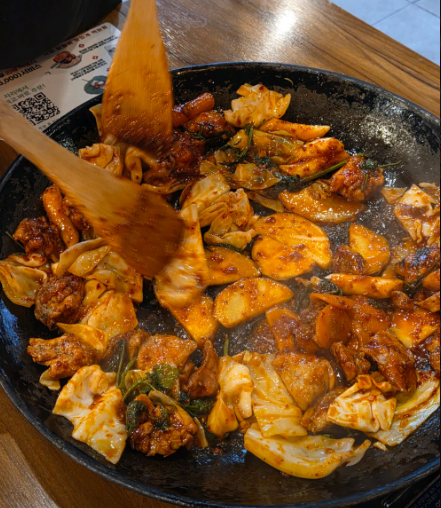 류몽민 닭갈비 요리