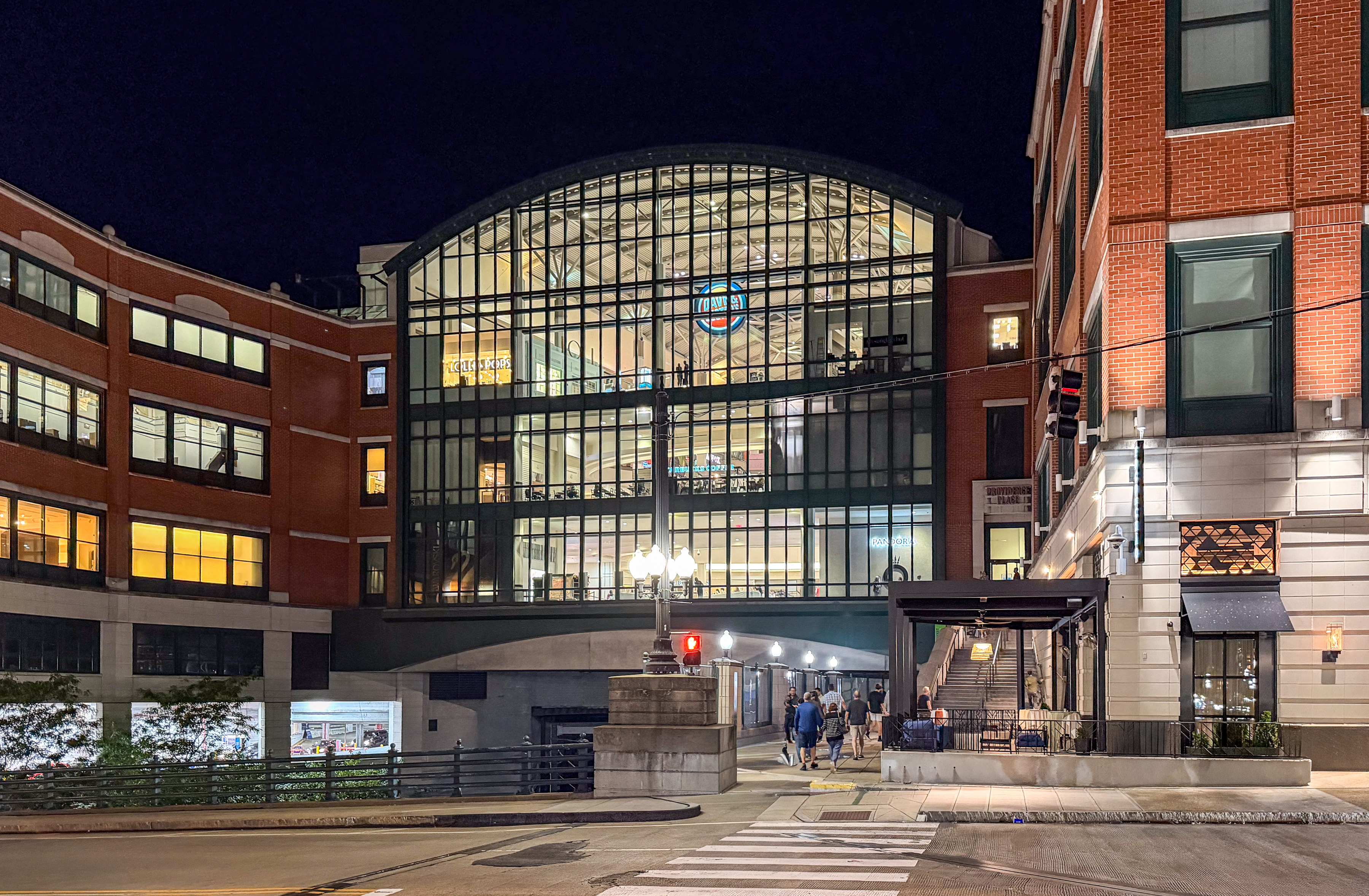 iPhone 17 Pro-night-sample-2