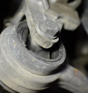 BMW텐션스트럿암