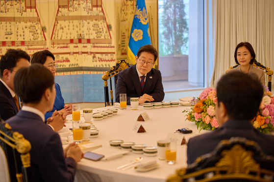 윤건영 국회의원 광복절 특별사면