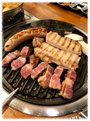 흑돼지삼백식당