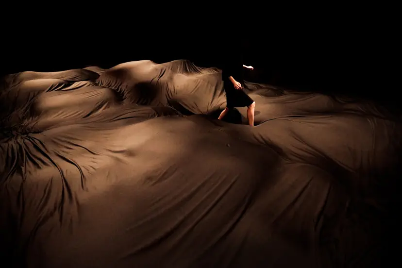 일본 도쿄 팀랩 플래닛 여행 내부진입- 소프트 블랙홀