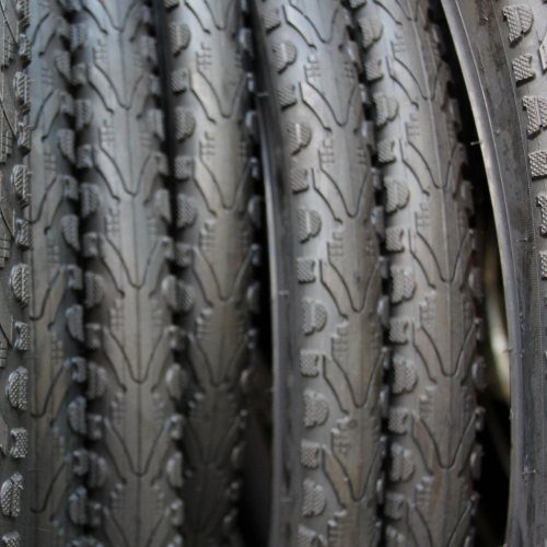 Image comparing bicycle tire width difference