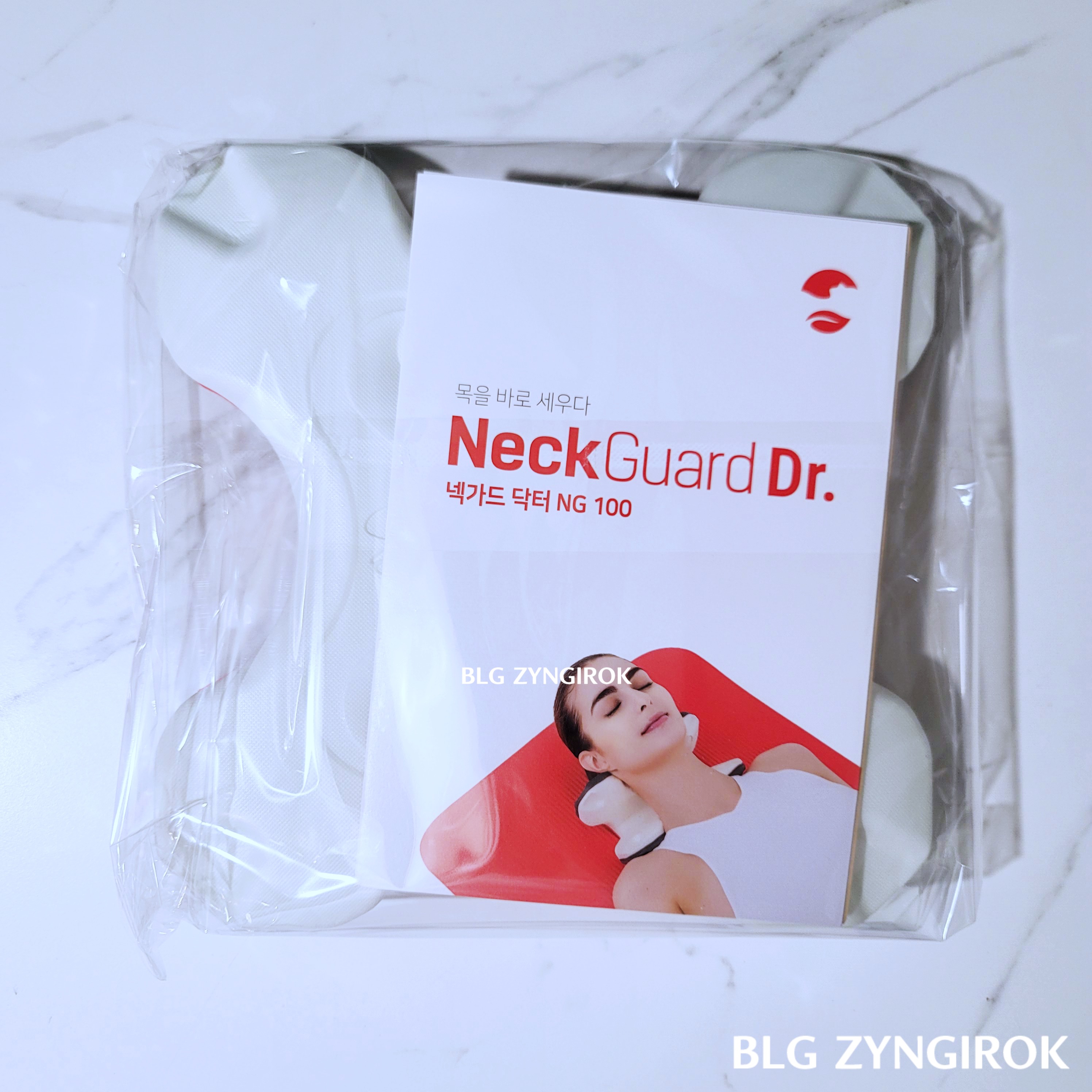 넥가드 닥터 내부 보장 모습이다. 비닐 안에 설명서와 제품이 담겨있다.