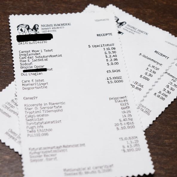 세장의 동물병원 영수증이 겹쳐져 있다
