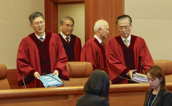 이영림 검사 정치적 중립 의무 위반 논란