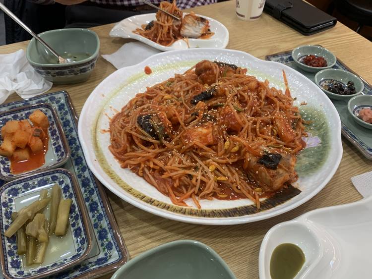 아귀찜 및 반찬까지 전체 모습