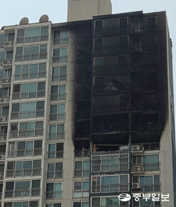 의왕 아파트 화재 2명 사망 원인 분석: 경매 강제 집행과 스프링클러 미설치의 비극