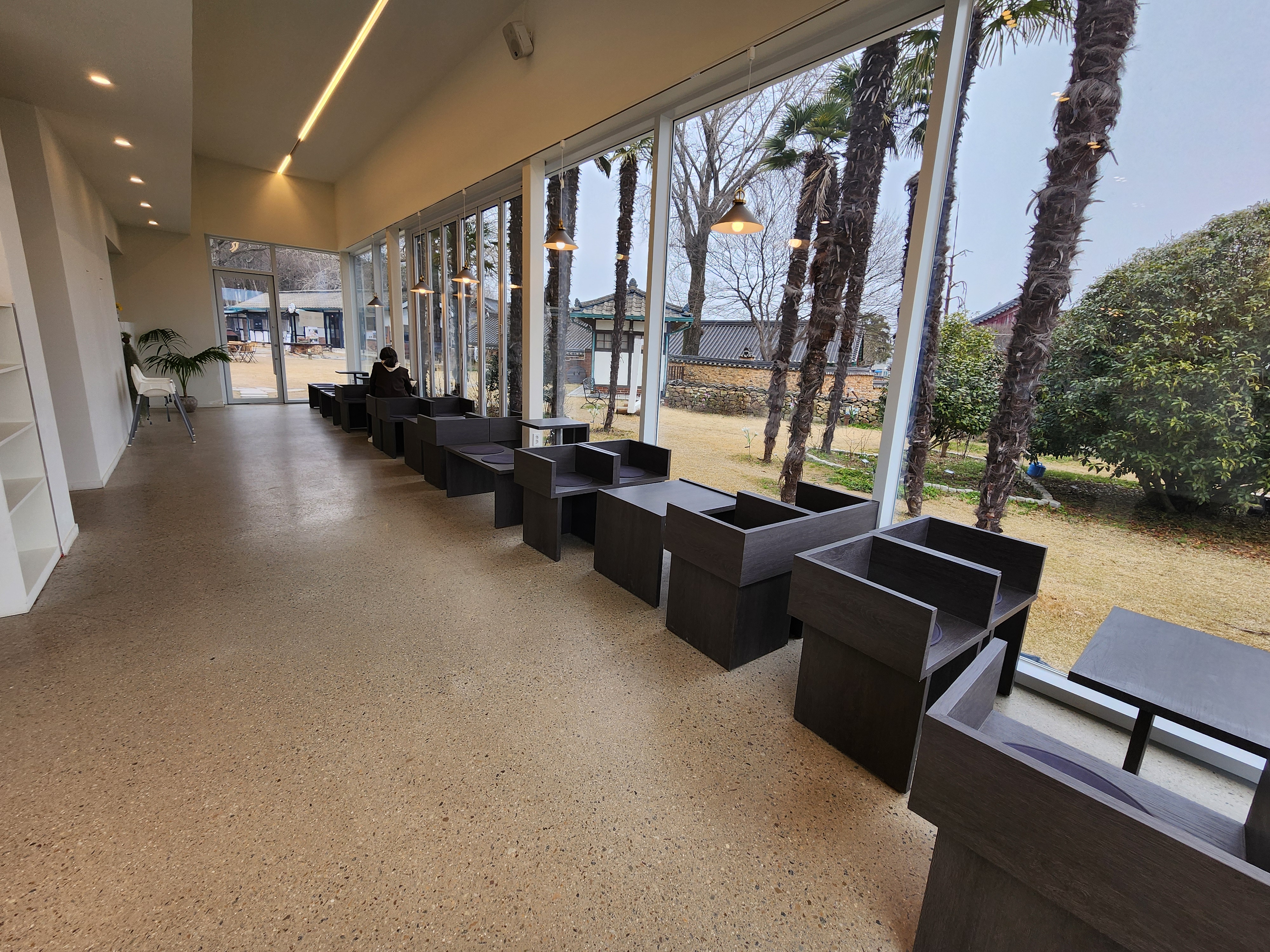 3917 마중 카페 내부 모습