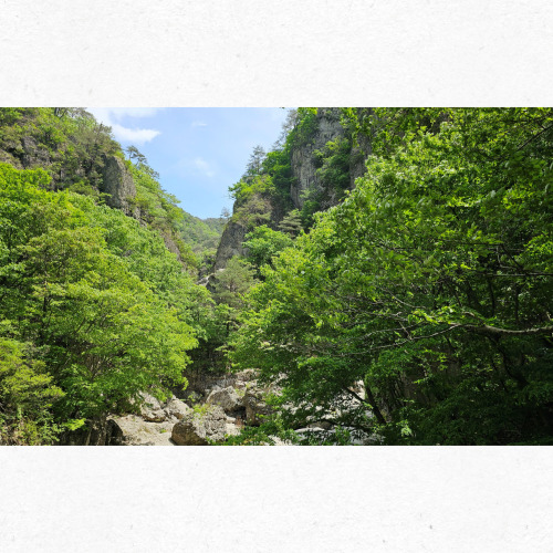 경북 청송 주왕산 절벽과 계곡 풍경