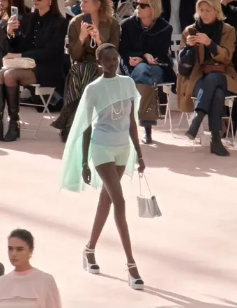 2025 여름 유행 패션 트렌드 전망_12