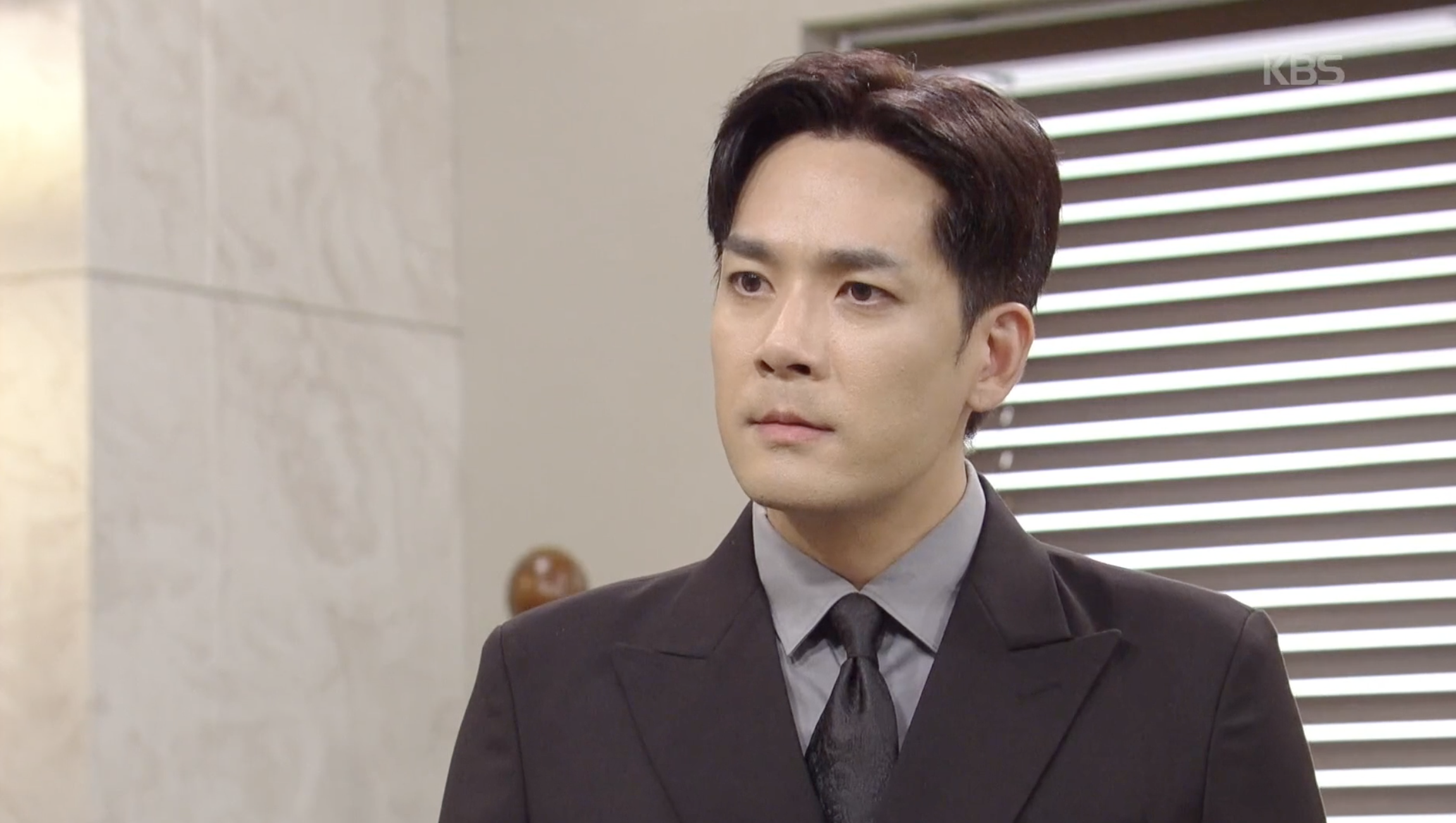 여왕의집 기찬 재인