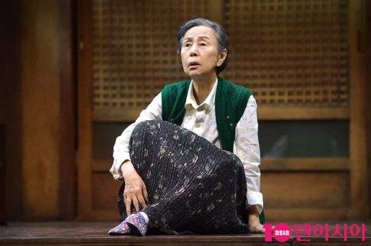 손숙 연극배우