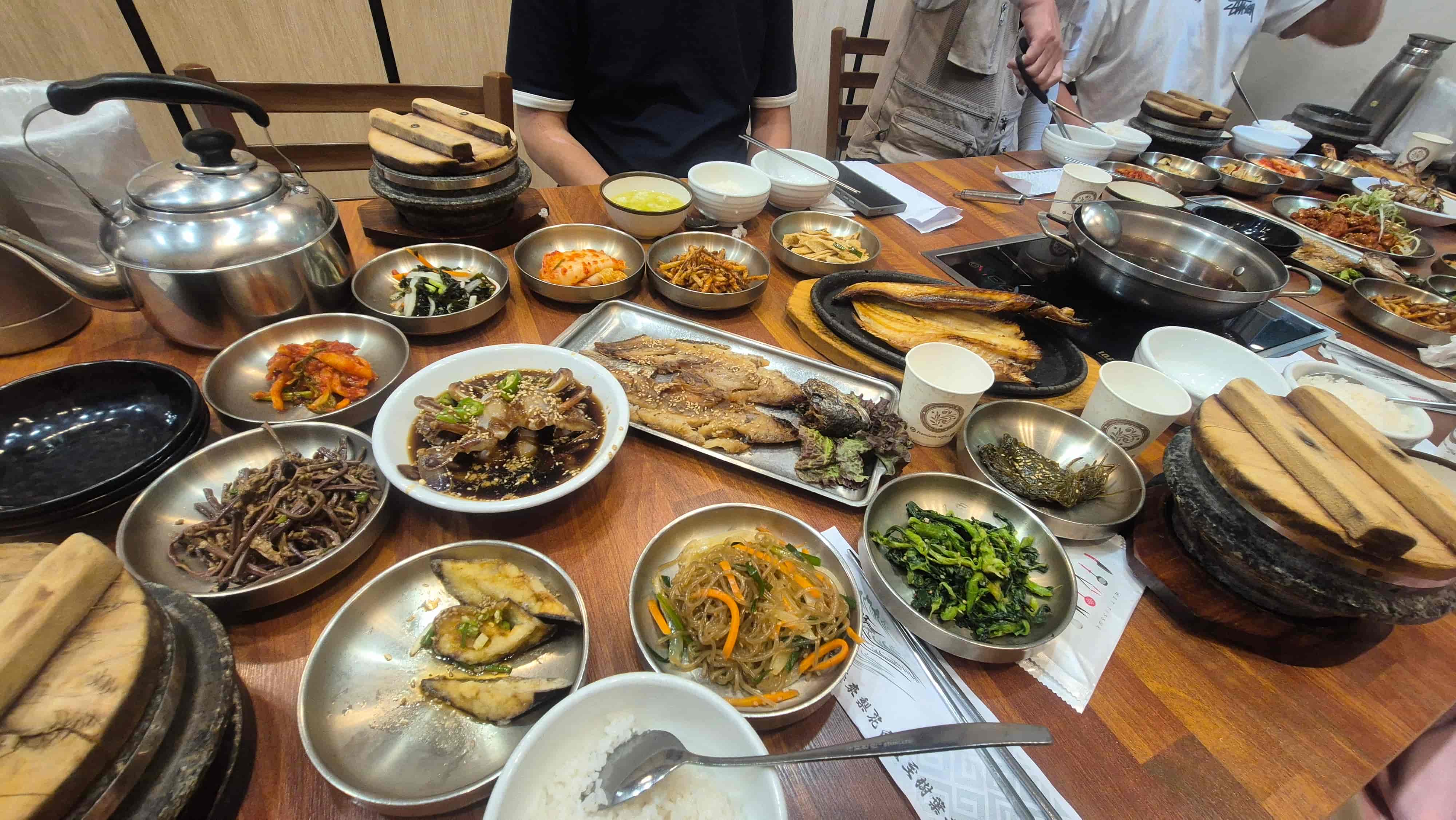 한정식 야반 상차림 사진