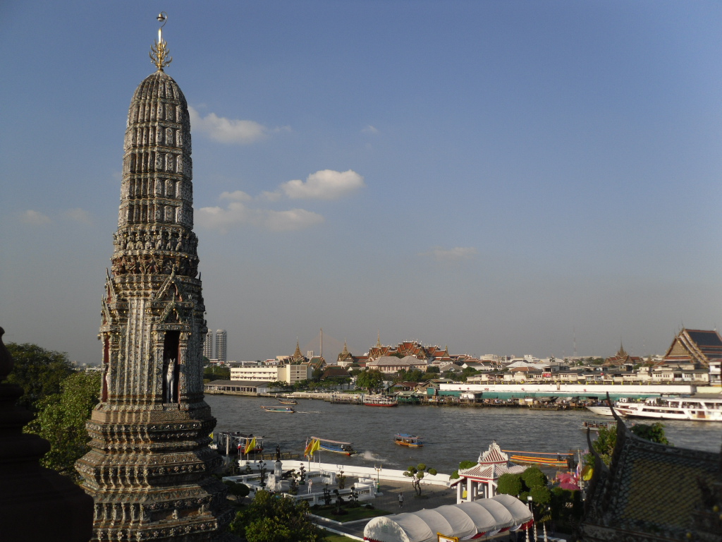 왓 아룬에서 본 짜오프라야강