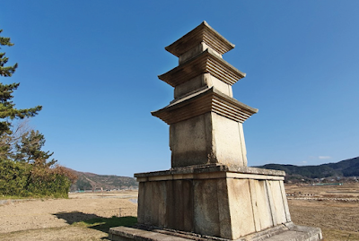 황복사지 삼층석탑