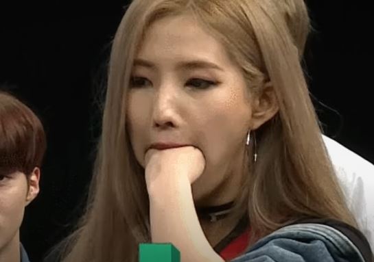 전소연 주먹 먹기