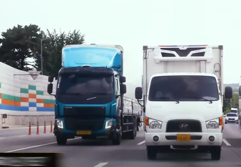 주행중인 화물지입차