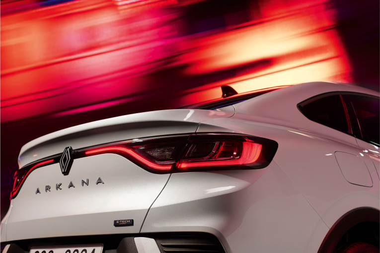 아르카나 E-테크 하이브리드