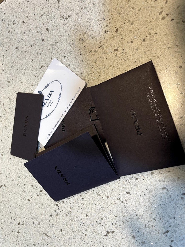 프라다 나일론 삼각로고 숄더백 보증서