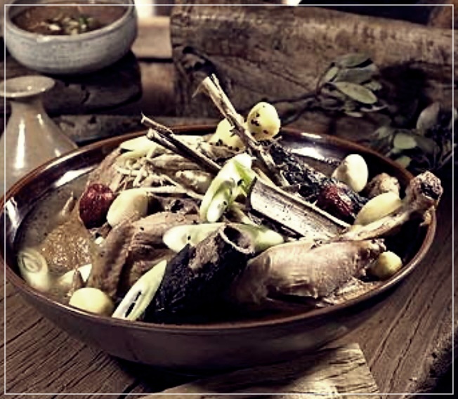 옻닭과 옻나무뿌리의 효능: 고혈압을 관리하는 방법.