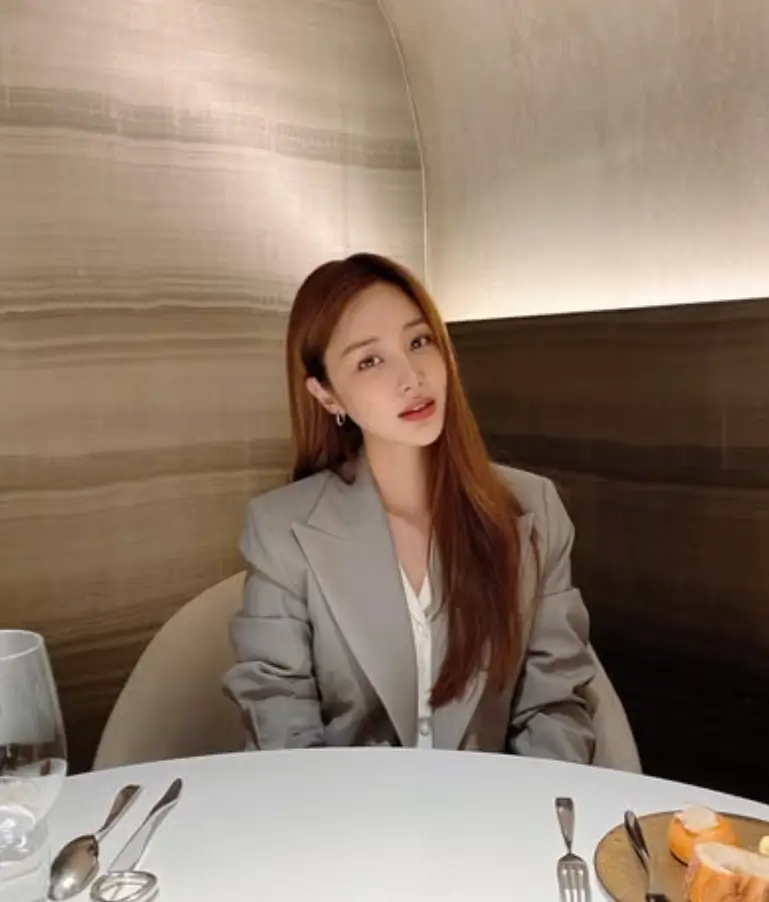 윤진이