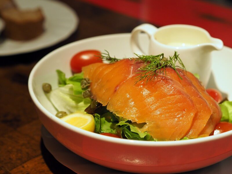 연어로 만든 요리