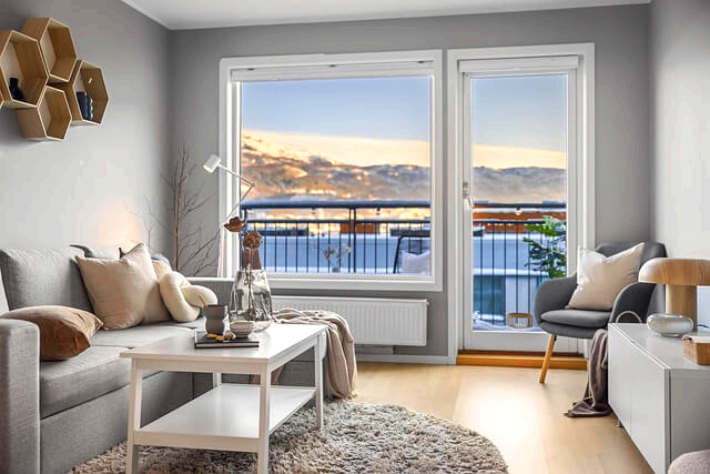 좁은 거실을 넓어 보이게 만드는 가구 배치 노하우