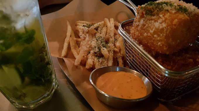 판교 미국 바베큐 '라디오베이'