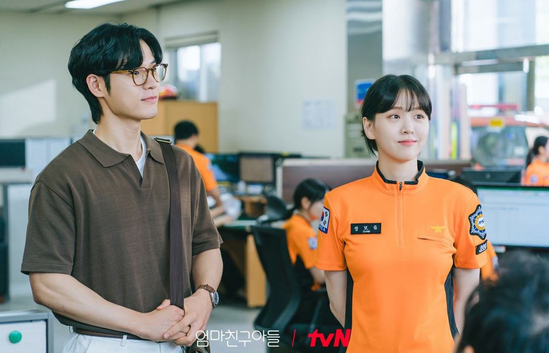 엄마친구아들 몇부작 시청률 재방송 편성표 줄거리 OTT