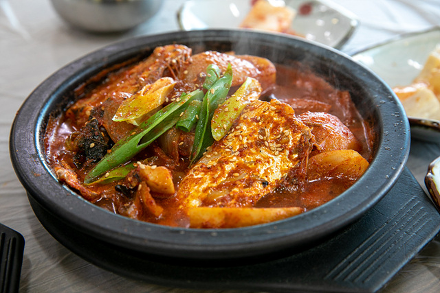 제주 성산 맛집 베스트 현지인추천 제주도여행 온평바다한그릇,독고집,성산바다풍경,전망좋은횟집&amp;흑돼지,몰마농그대와함께해물라면,성산타쿠마스시,꽃담수제버거,성산봄죽칼국수,성산고등어쌈밥김치찜,미향해장국
